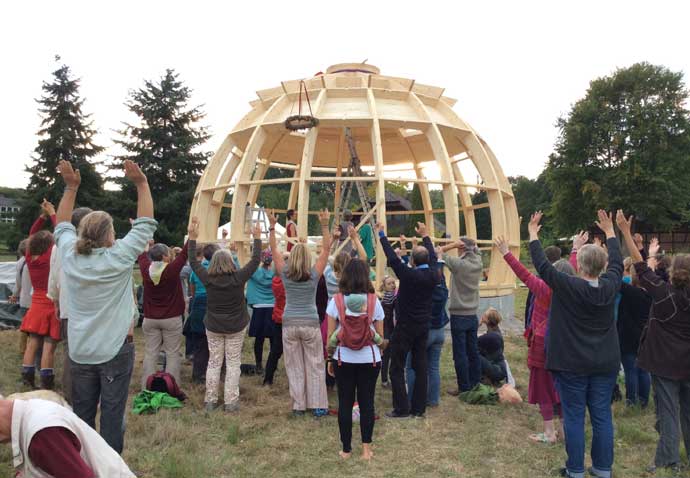 Richtfest Yogini Dome an der Elbe