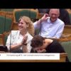 Lachen im Parlament